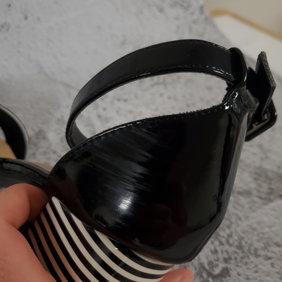 Chinese Laundry Judy Block Heel Sandals Black and White Striped Size 7.5 EUC - Picture 4 of 10